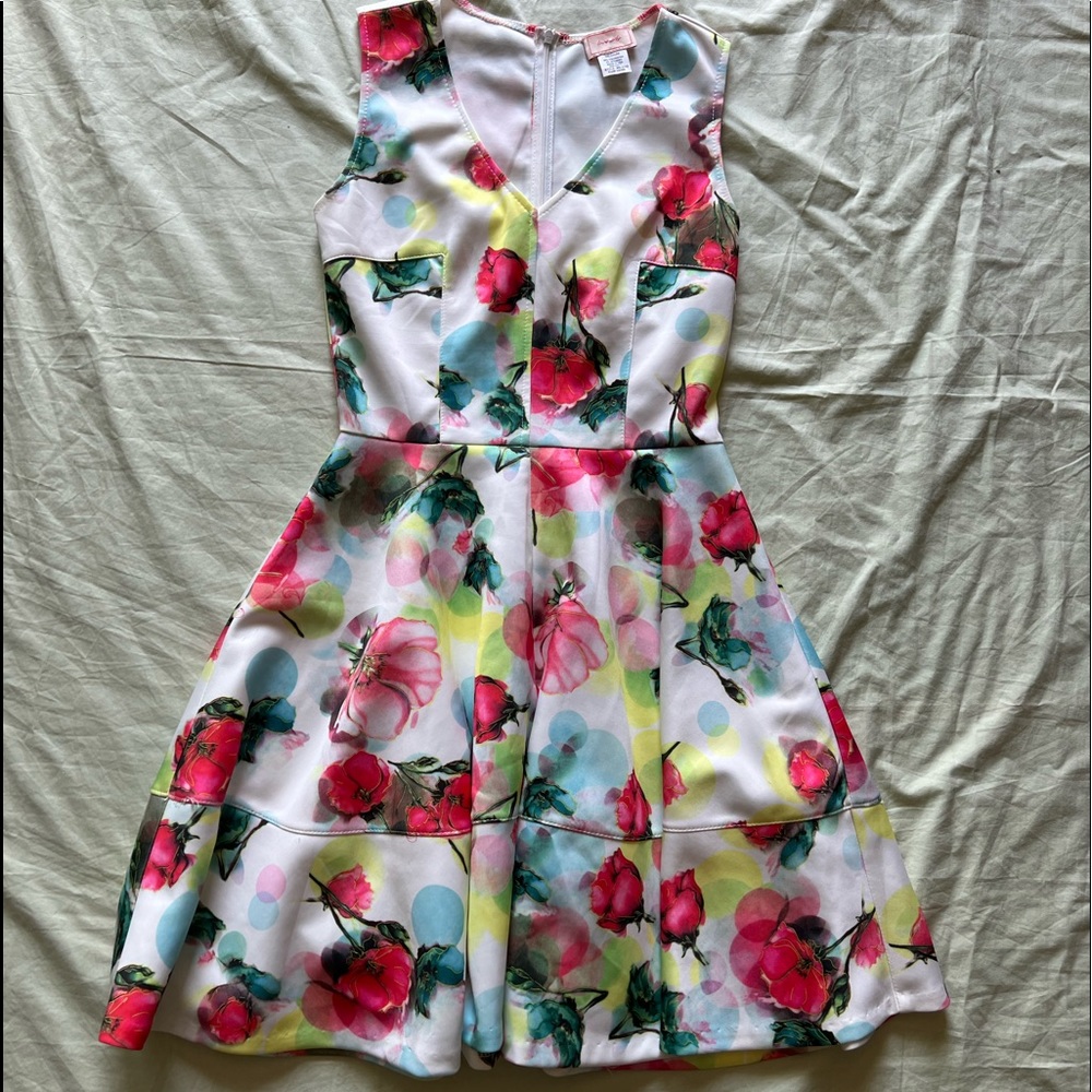 Love Ady Size M Floral Dress Length 35” Zipper Polyblend V Neck #529